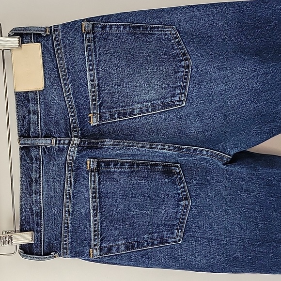 Everlane "Cheeky" Distressed Crop Jean Md. Wash Size 24 - Picture 5 of 14